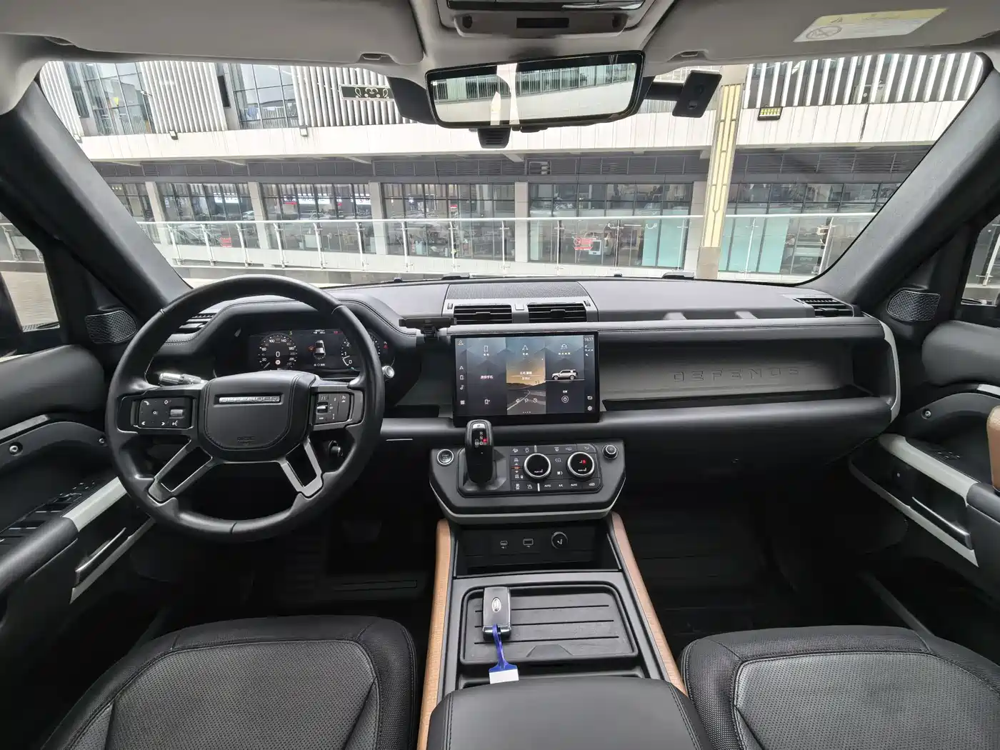 Land Rover Defender 2022 110 P400 X-DYNAMIC HSE фото 10