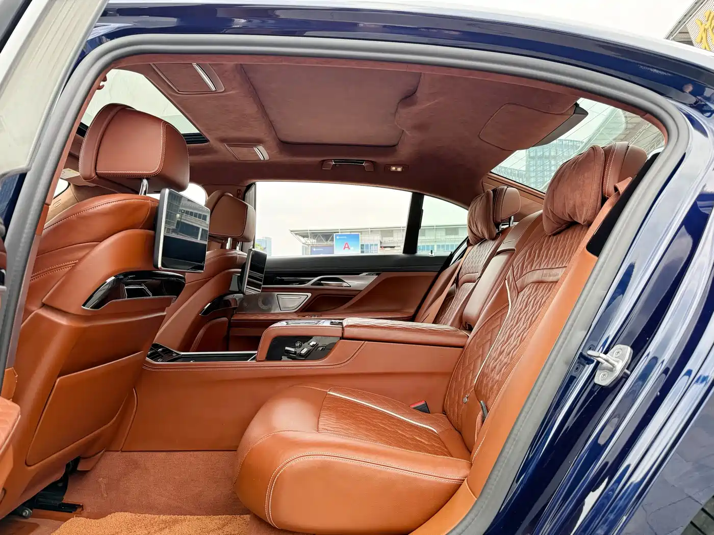 BMW 7 Series 2019 Facelift 740Li xDrive Executive Luxury Package фото 9