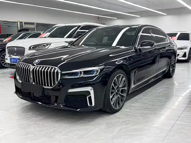 BMW 7 740Li xDrive, Представительский, M Спорт-пакет