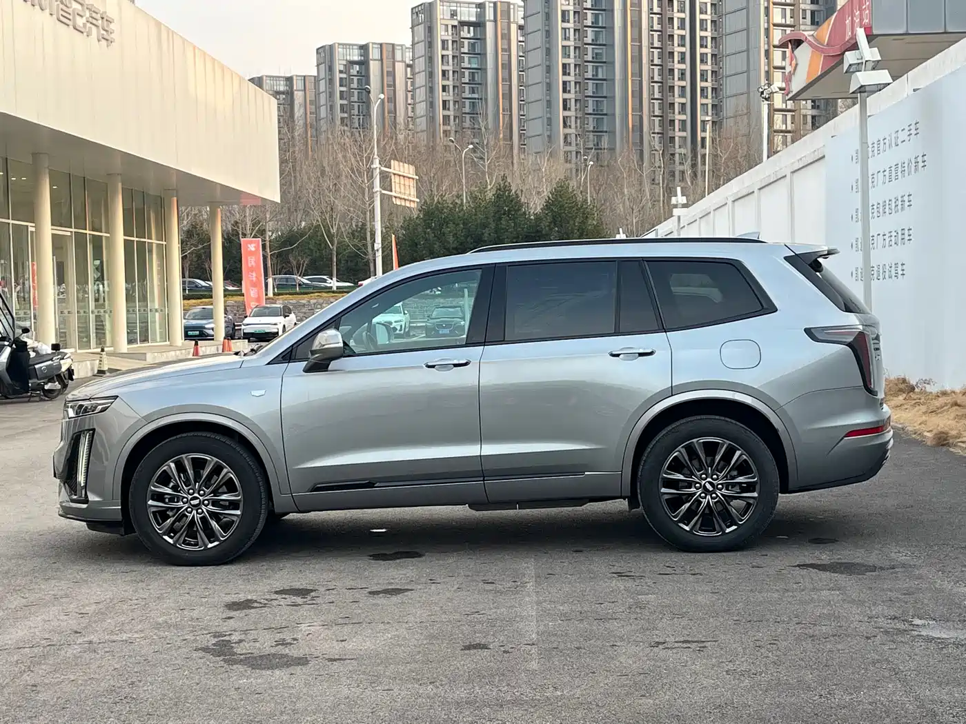Cadillac XT6 2025 2.0T 6-Seater AWD Executive Black Label Edition фото 3