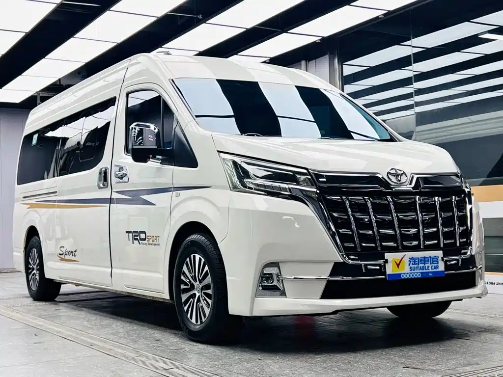 2022 Toyota HIACE