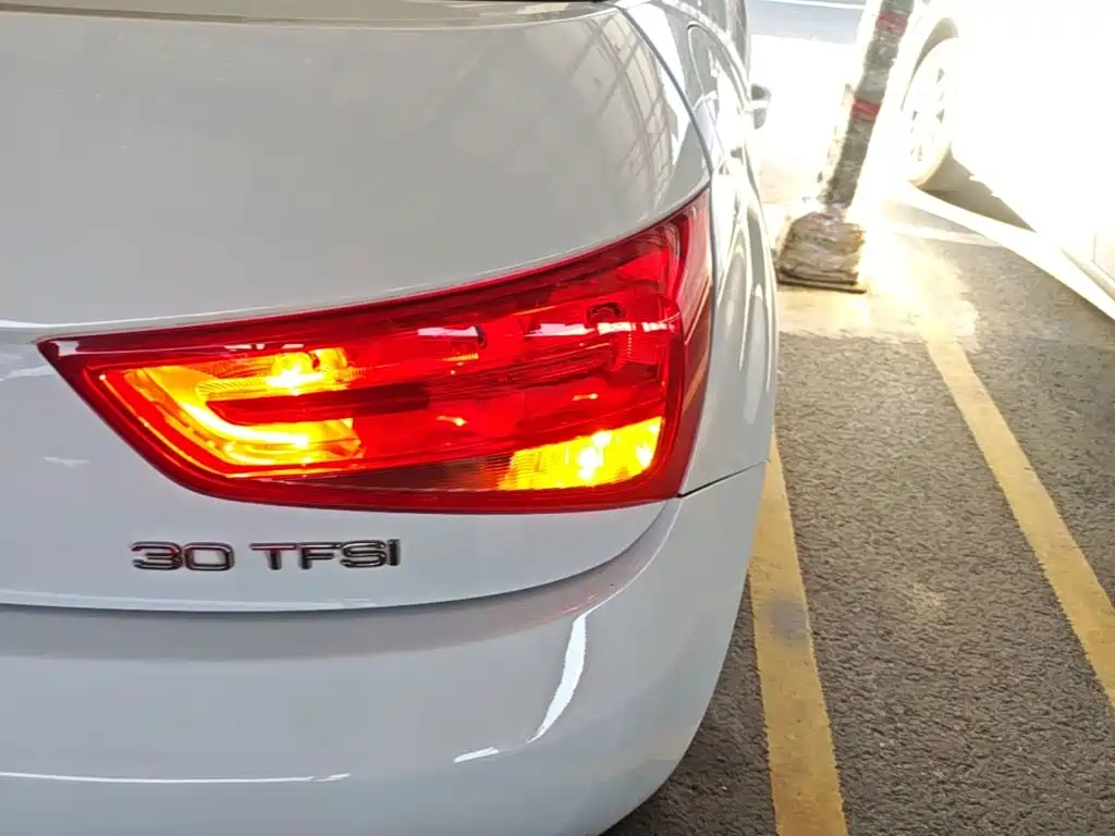Фото 8 - Audi A1