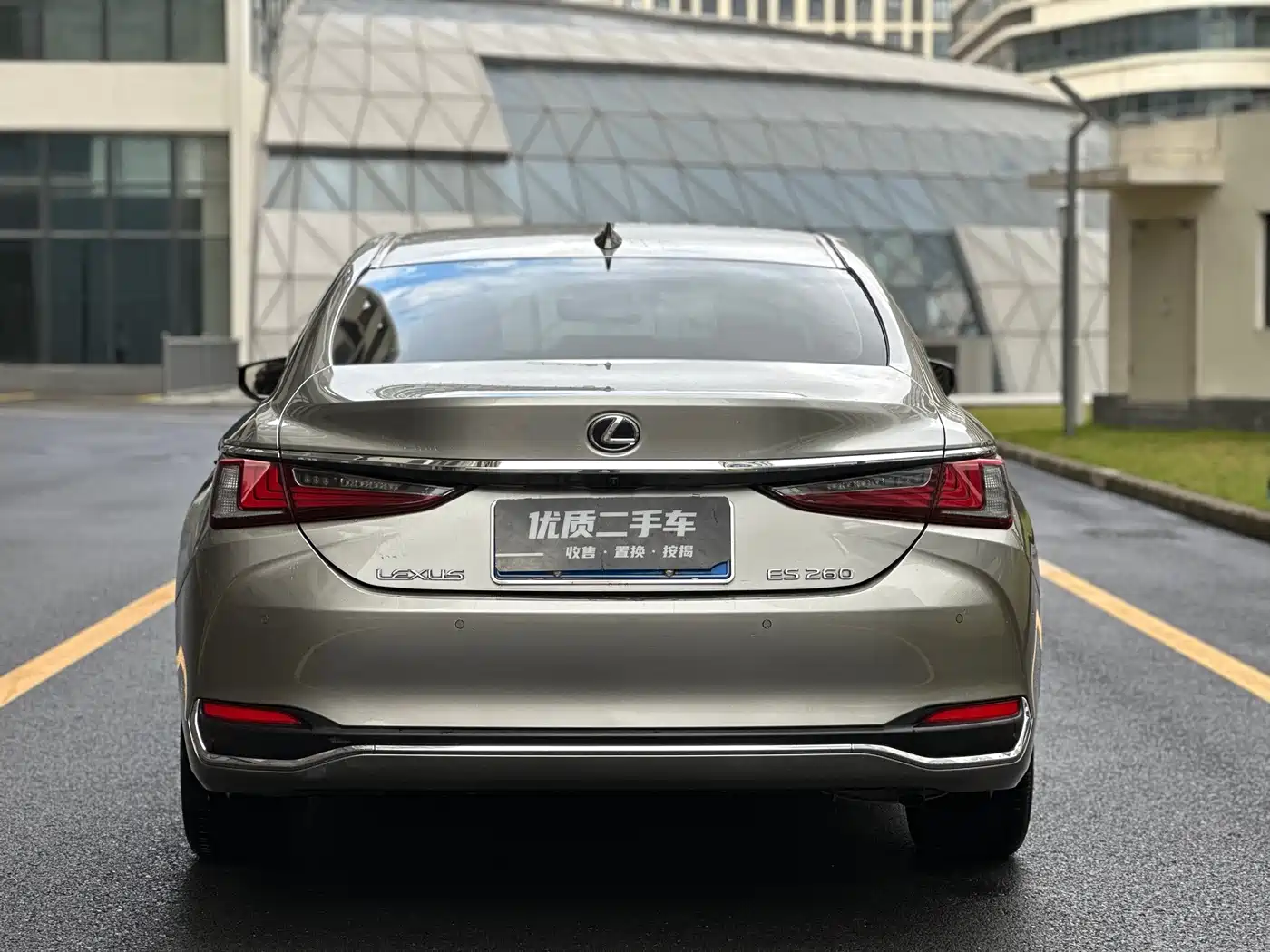 Lexus ES 2023 260 Excellence фото 8