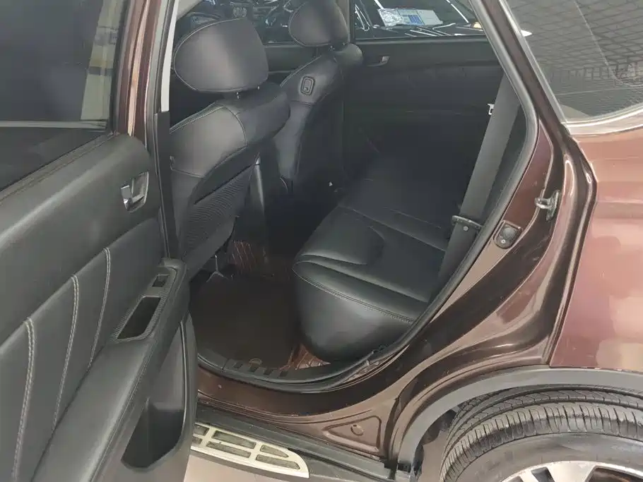 Luxgen U6 SUV 2016 2015 1.8T Innovation Upgrade