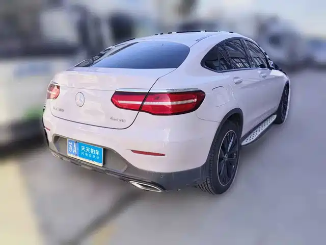 Mercedes-Benz GLC Coupe 2019 GLC 260 4MATIC Coupe SUV — фото 2