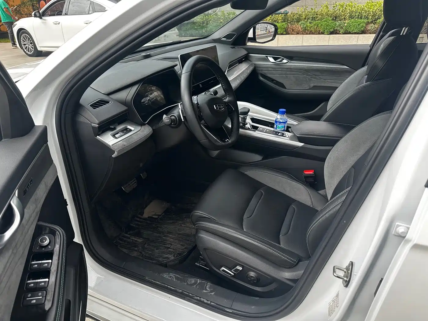 Фото 4 - Geely Preface