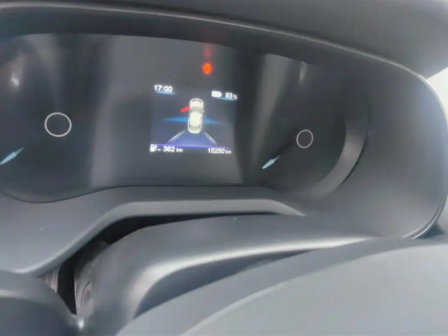 Hongqi E-QM5 2022 431km Charging Enjoyment Edition фото 14