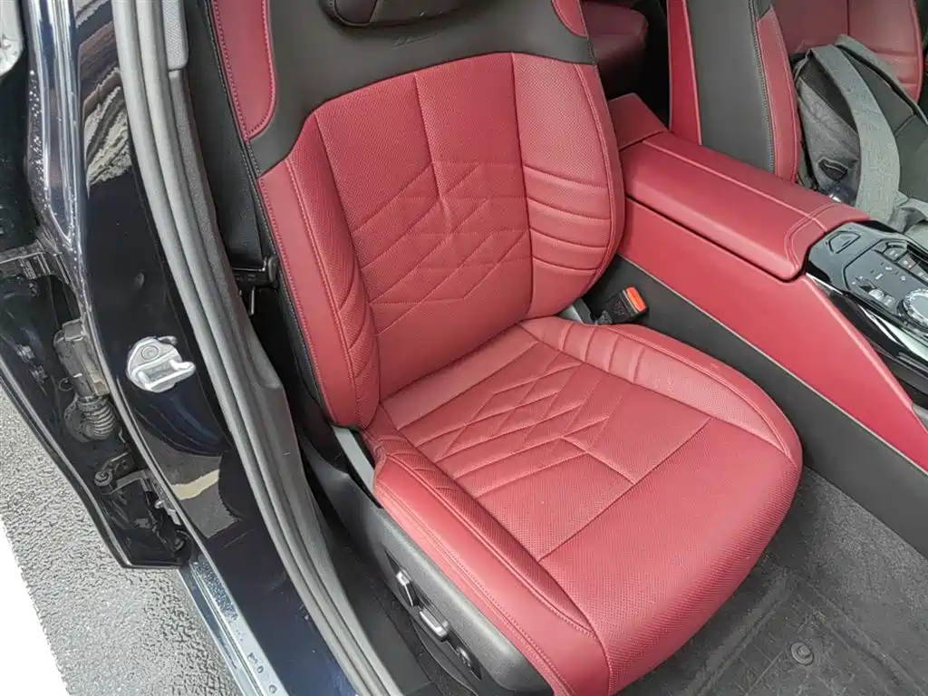 BMW 5 Series 2025 530Li Premium M Sport Package фото 25