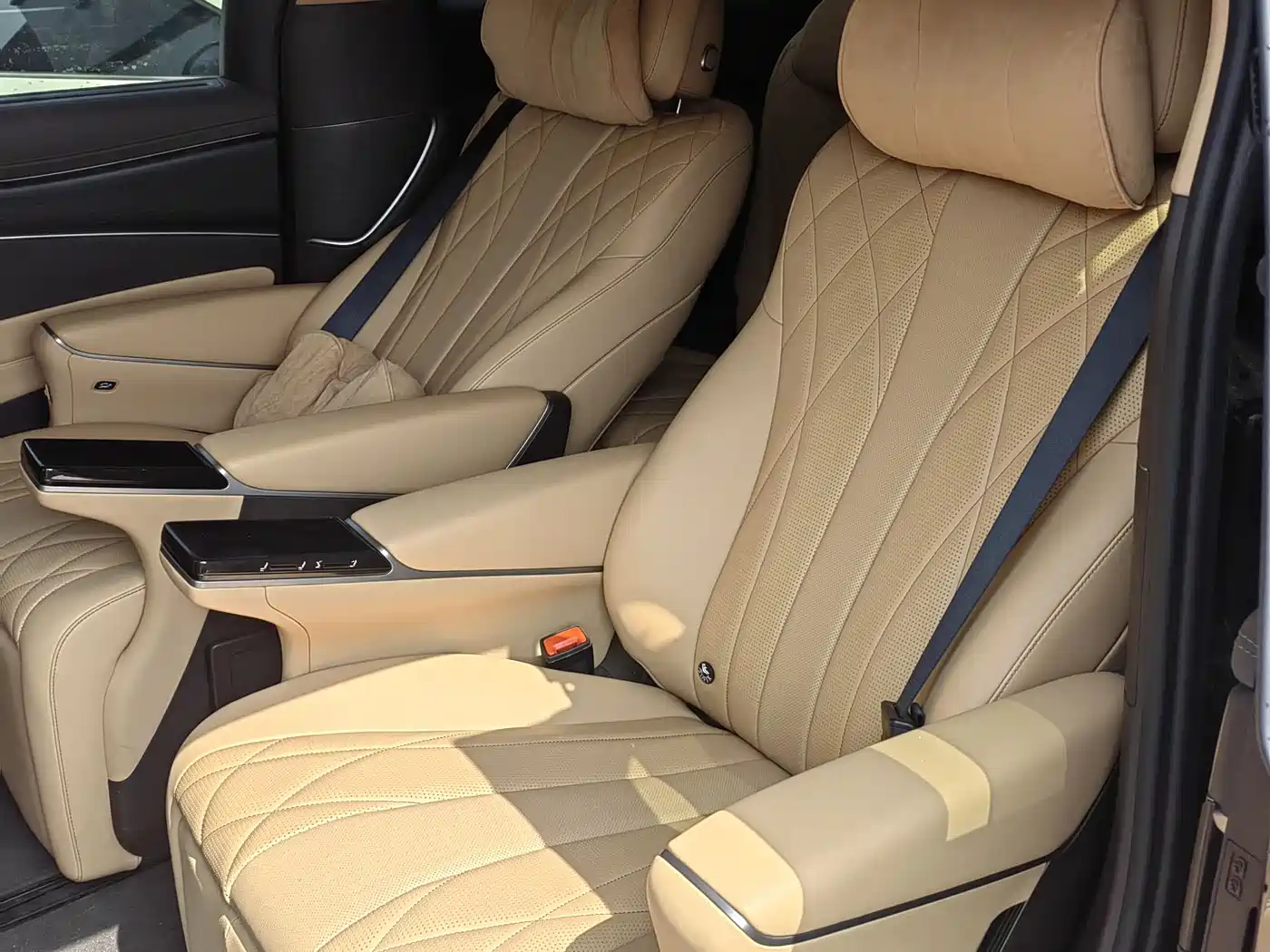 Denza D9 2025 Model DM-i Smart Drive Edition 1020 AWD Flagship фото 12
