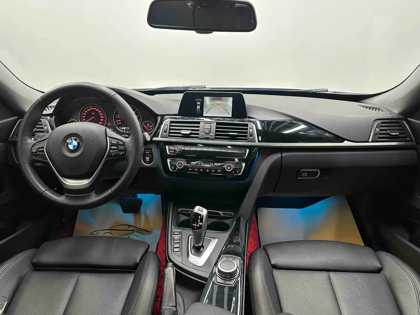 BMW 3 Series GT 2018 320i Fashion фото 15