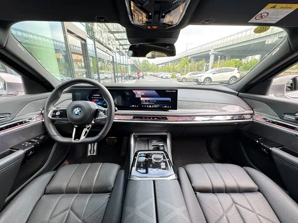BMW i7 2025 2023 eDrive50L Premium M Sport Package