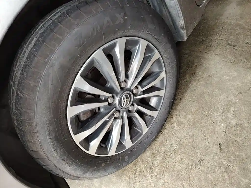 Toyota Corolla 2017 Facelift 1.2T S-CVT GL фото 23