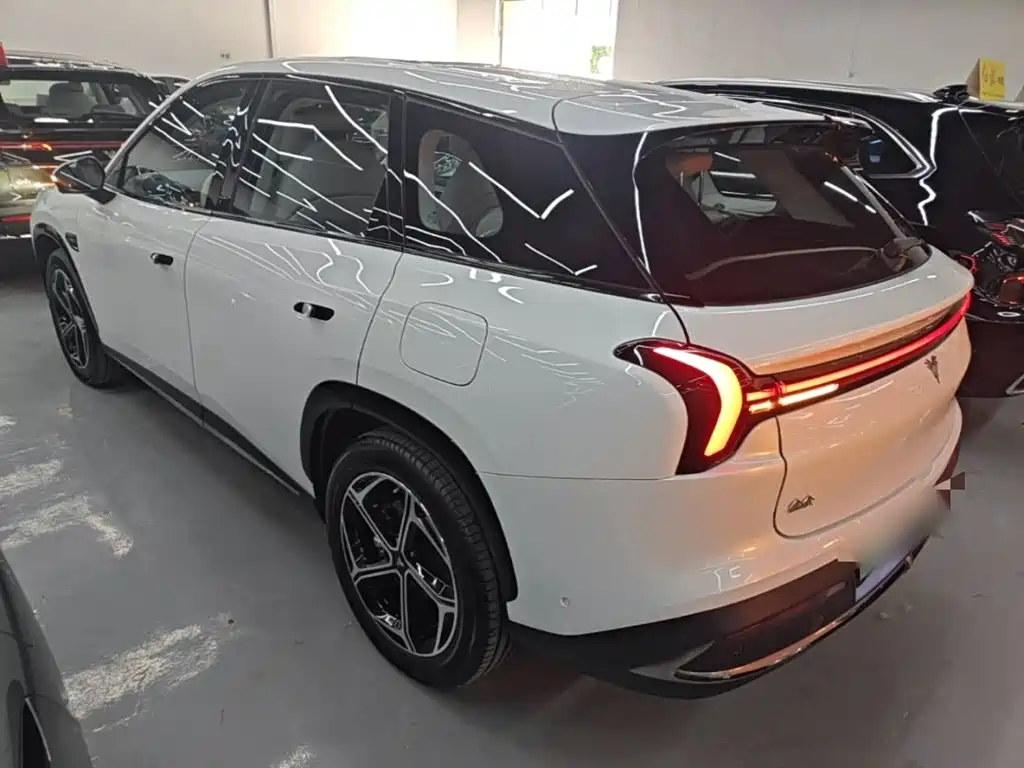 Nezha Auto Nezha L 2026 2024 Extended Range 310 Flash Charge Red Edition