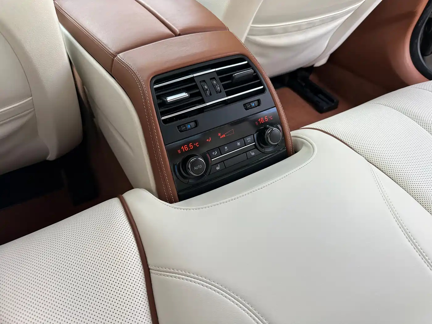 BMW 6 Series 2016 640i xDrive Gran Coupe фото 29