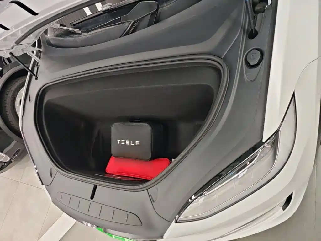 Фото 20 - Tesla Model X