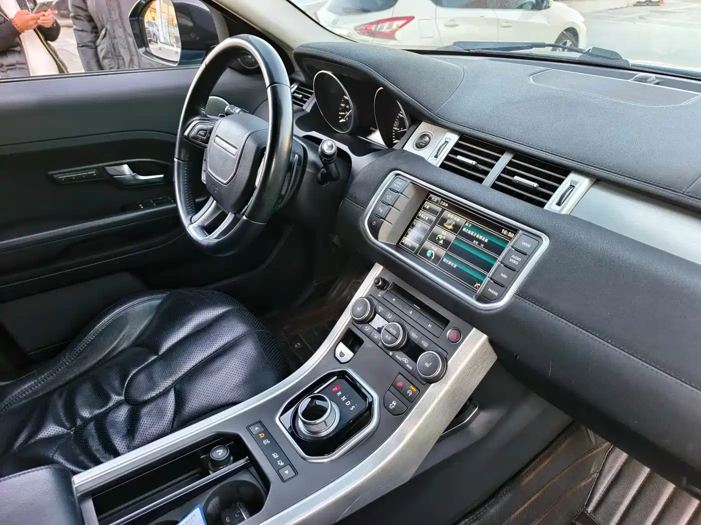 Land Rover Range Rover Evoque (Import) 2013 2.0T 5-door Dynamic Edition фото 18