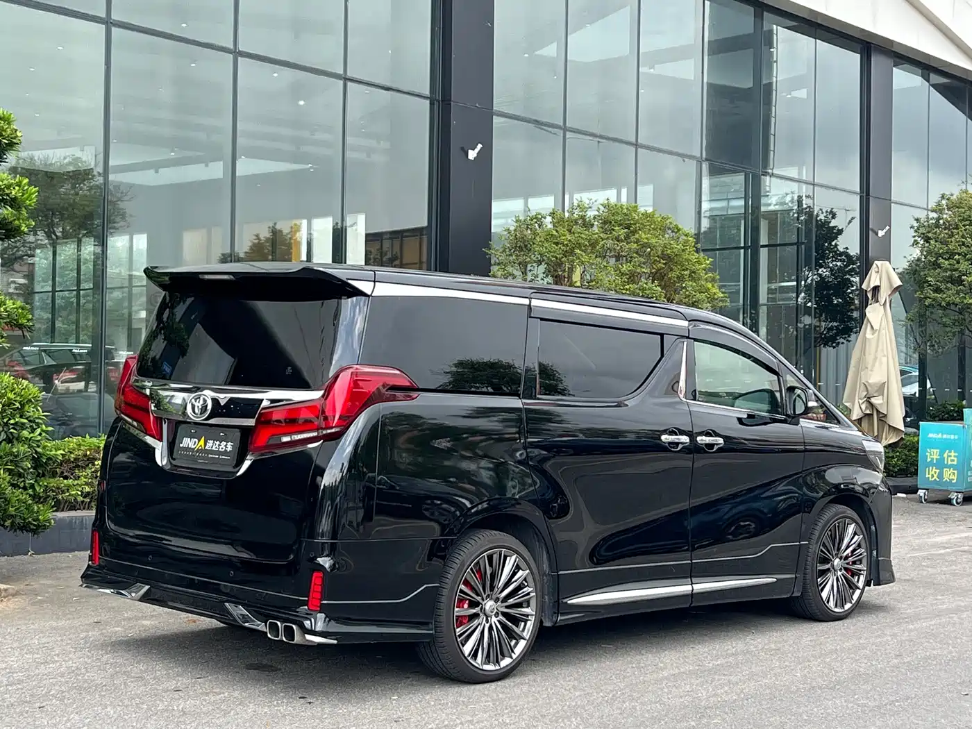 Toyota Alphard 2018 Facelift 3.5L Luxury Edition фото 9