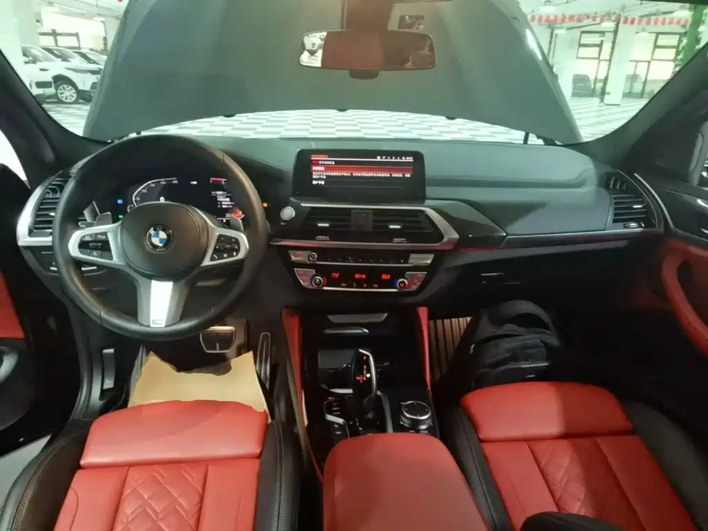 Photo 10 - BMW X4