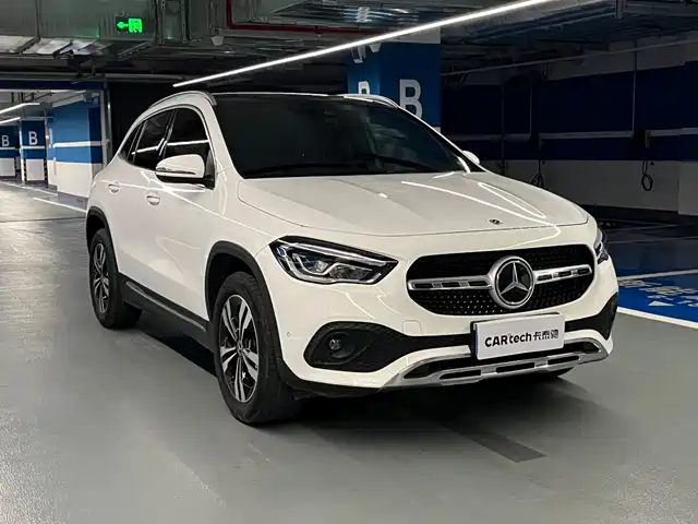 Mercedes-Benz GLA 2023 GLA 220 — фото 3
