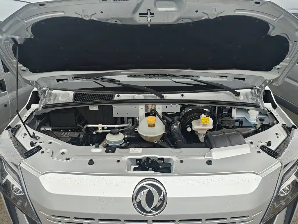 Dongfeng Yufeng Yufeng 2026 2023 V9+ 2.0T Manual FWD Multi-purpose Medium Wheelbase Medium Roof 7/8/9 Seater