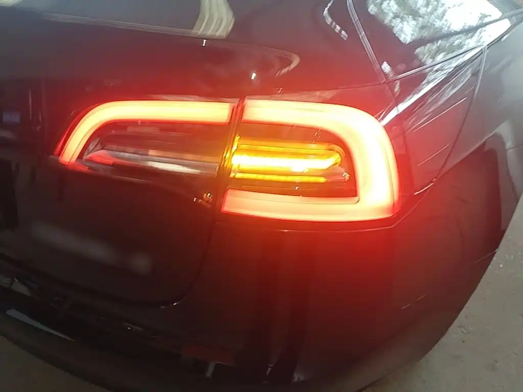 Фото 8 - Tesla Model 3