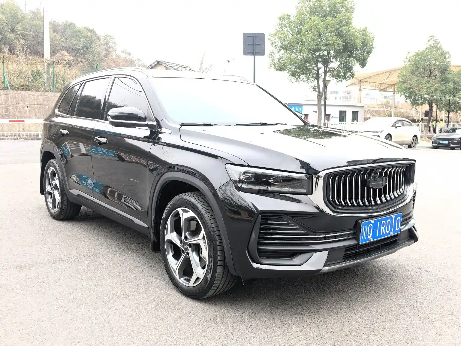 Фото 3 - Geely Monjaro