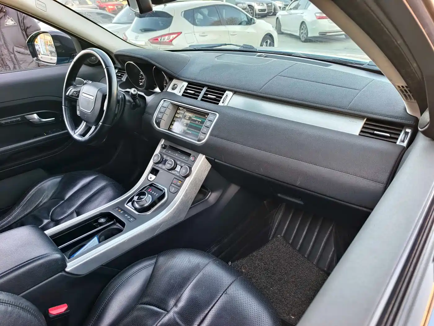 Land Rover Range Rover Evoque (Import) 2013 2.0T 5-door Dynamic Edition фото 17