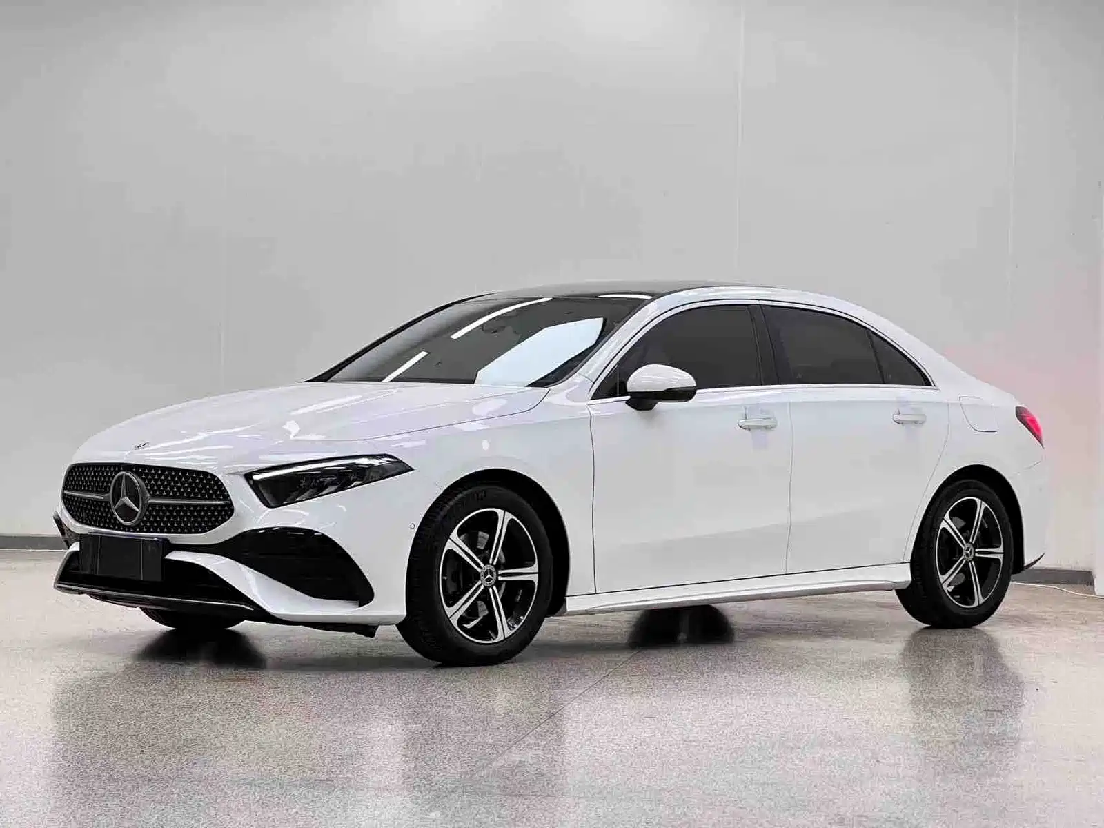صورة 1 - Mercedes-Benz A-Class