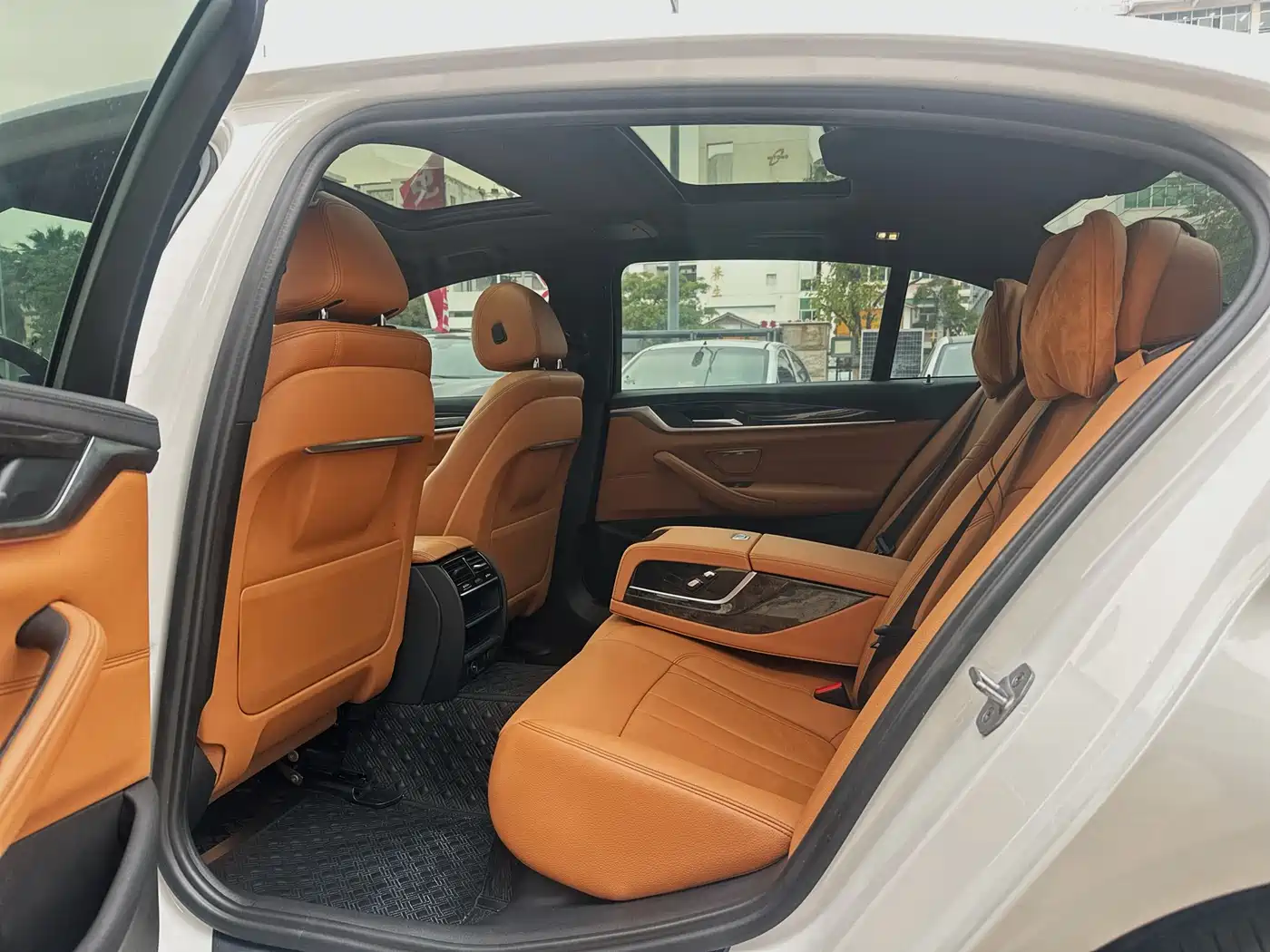 BMW 5 Series 2019 530Li Leading M Sport Package фото 12