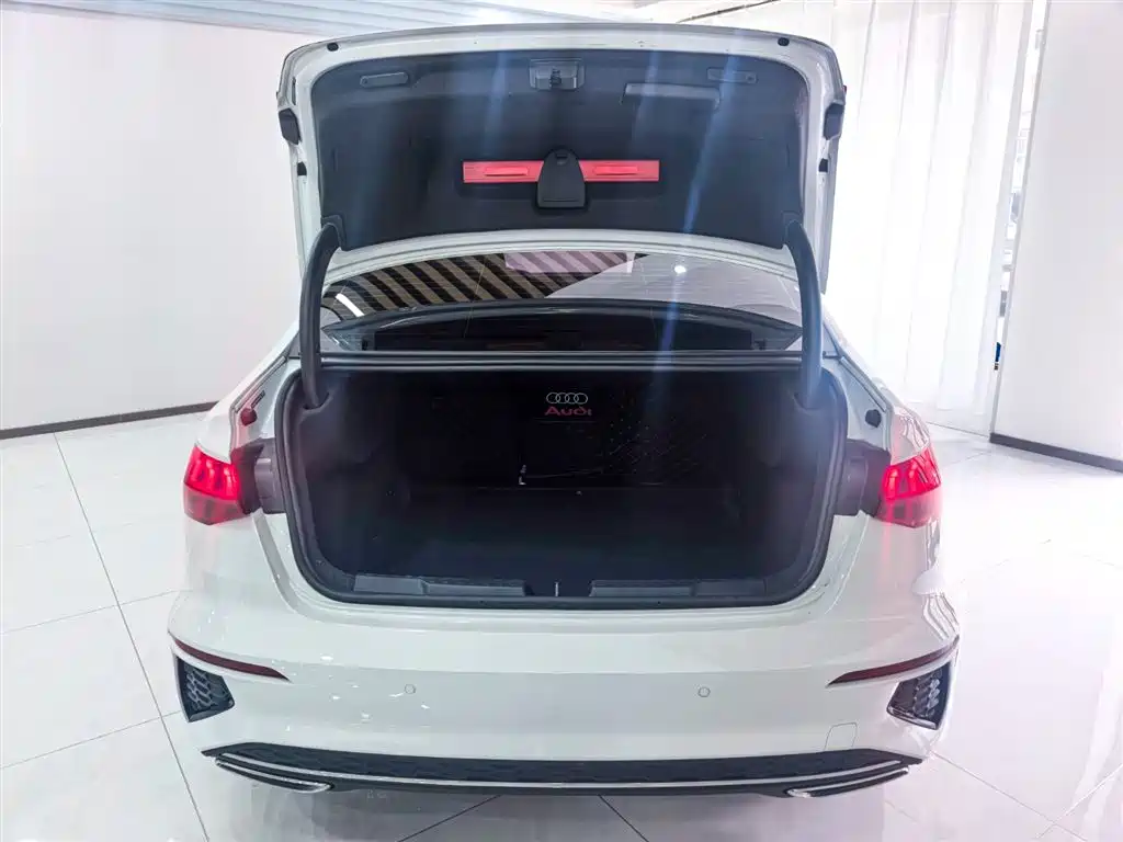 Audi A3 2023 Facelift A3L Limousine 35 TFSI Fashion Sport фото 17