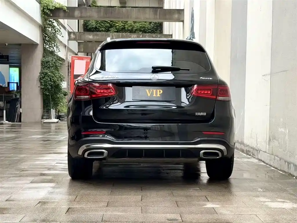 MERCEDES-BENZ GLC