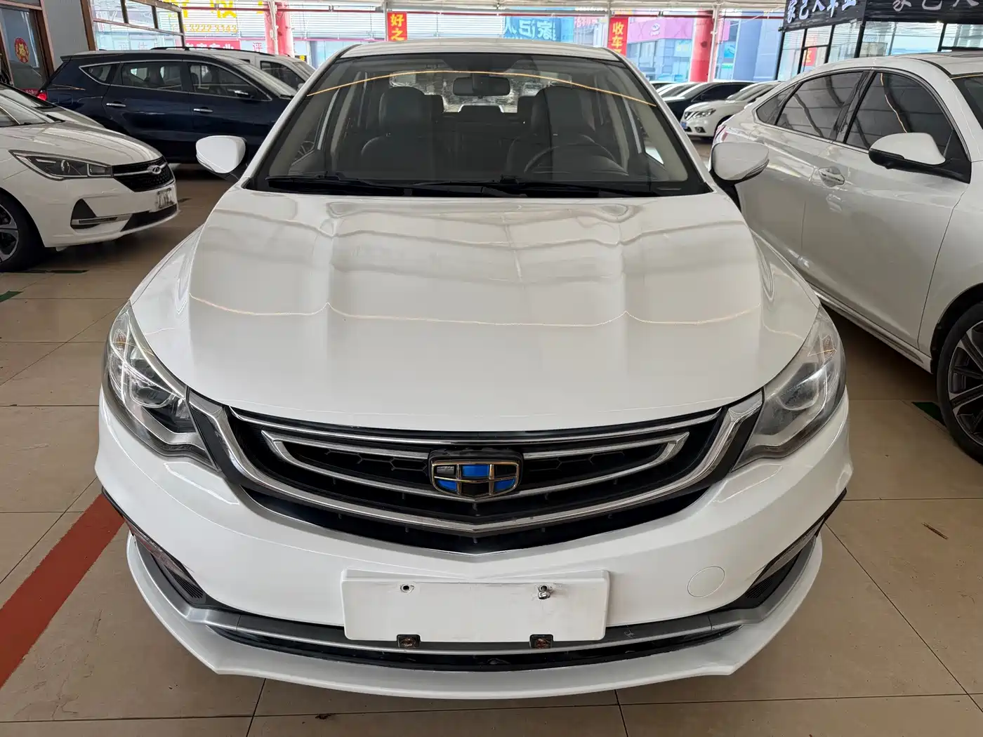 Фото 2 - Geely Vision