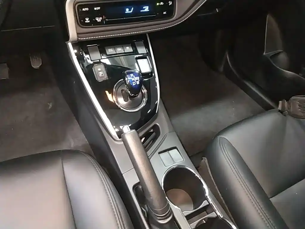 Toyota Corolla Twin Engine E+ 2022 2019 1.8L E-CVT Leading Edition