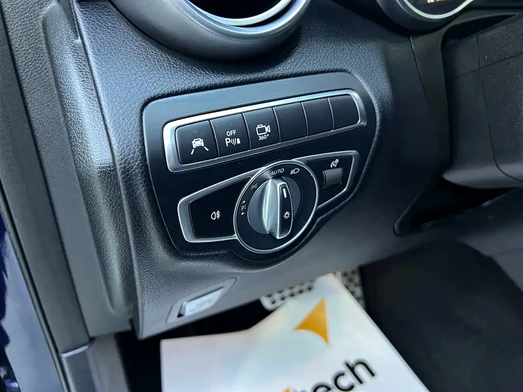 Mercedes-Benz GLC 2018 GLC 260 4MATIC Luxury фото 19