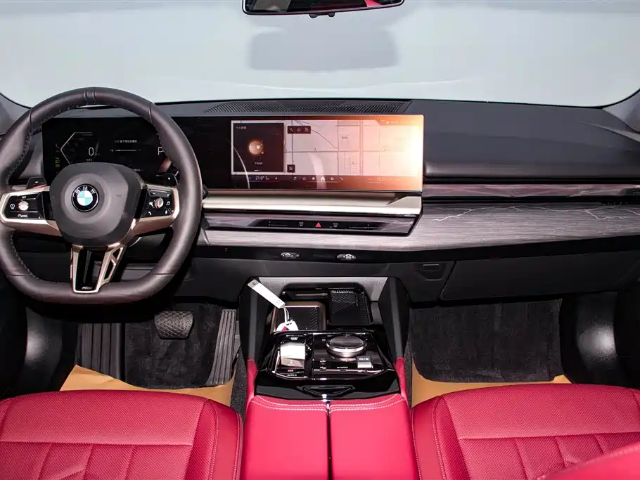 BMW 5 Series 2025 530Li Leading M Sport Package фото 14