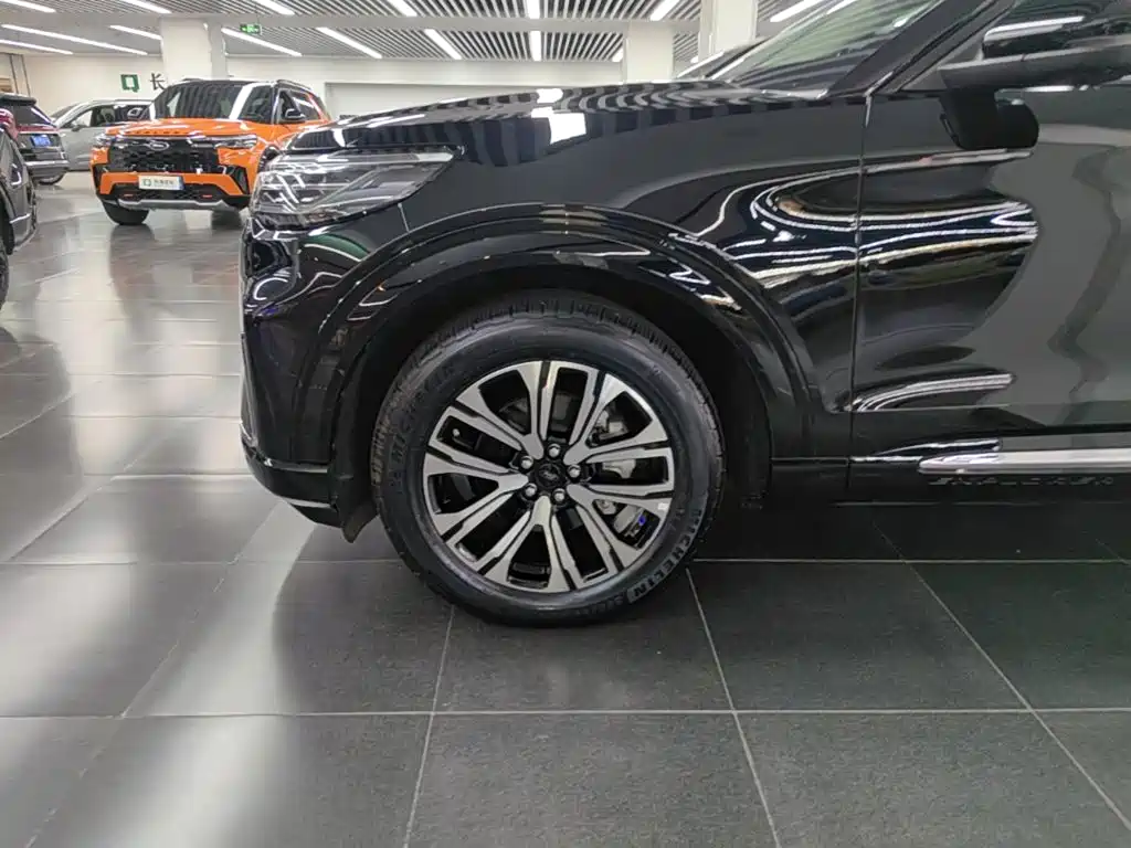 Ford Explorer 2025 2024 2.3T EcoBoost AWD Titanium Edition 6-Seater