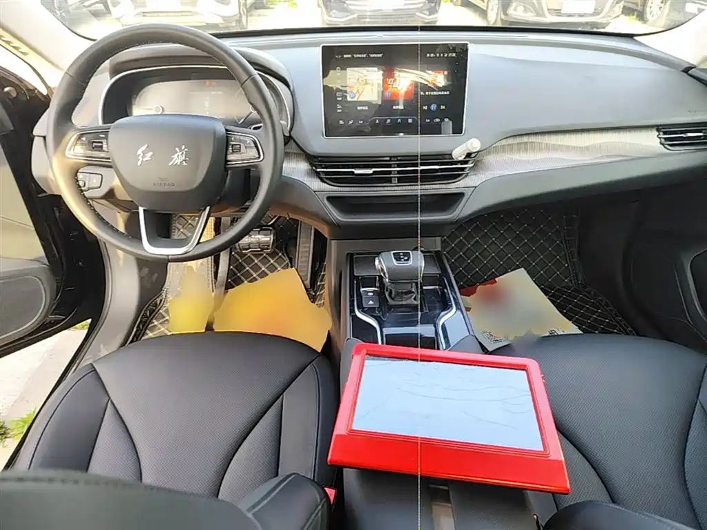 Hongqi E-QM5 2022 431km Charging Enjoyment Edition фото 10
