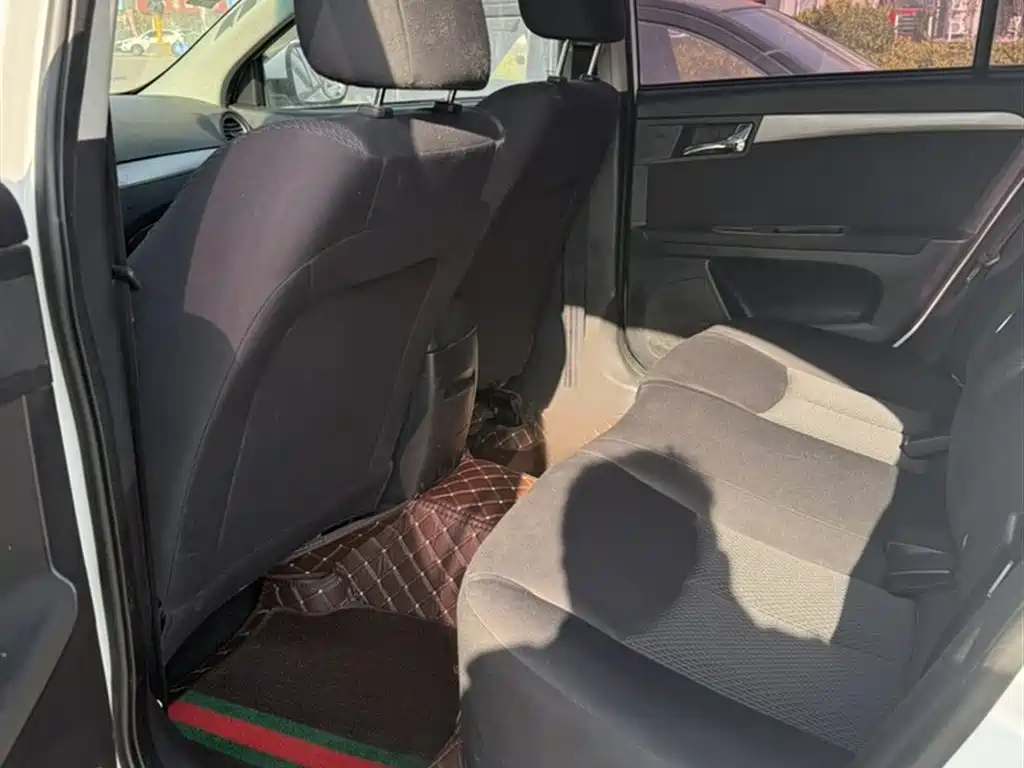 Roewe 350 2017 2015 Model 1.5L Manual Luxury Sunroof Edition