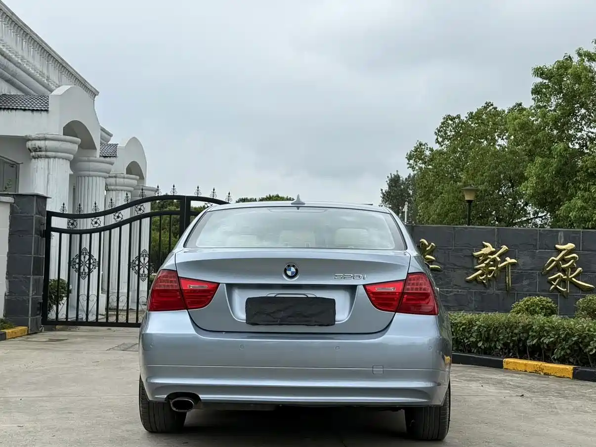 Photo 9 - BMW 3 Series (Import)