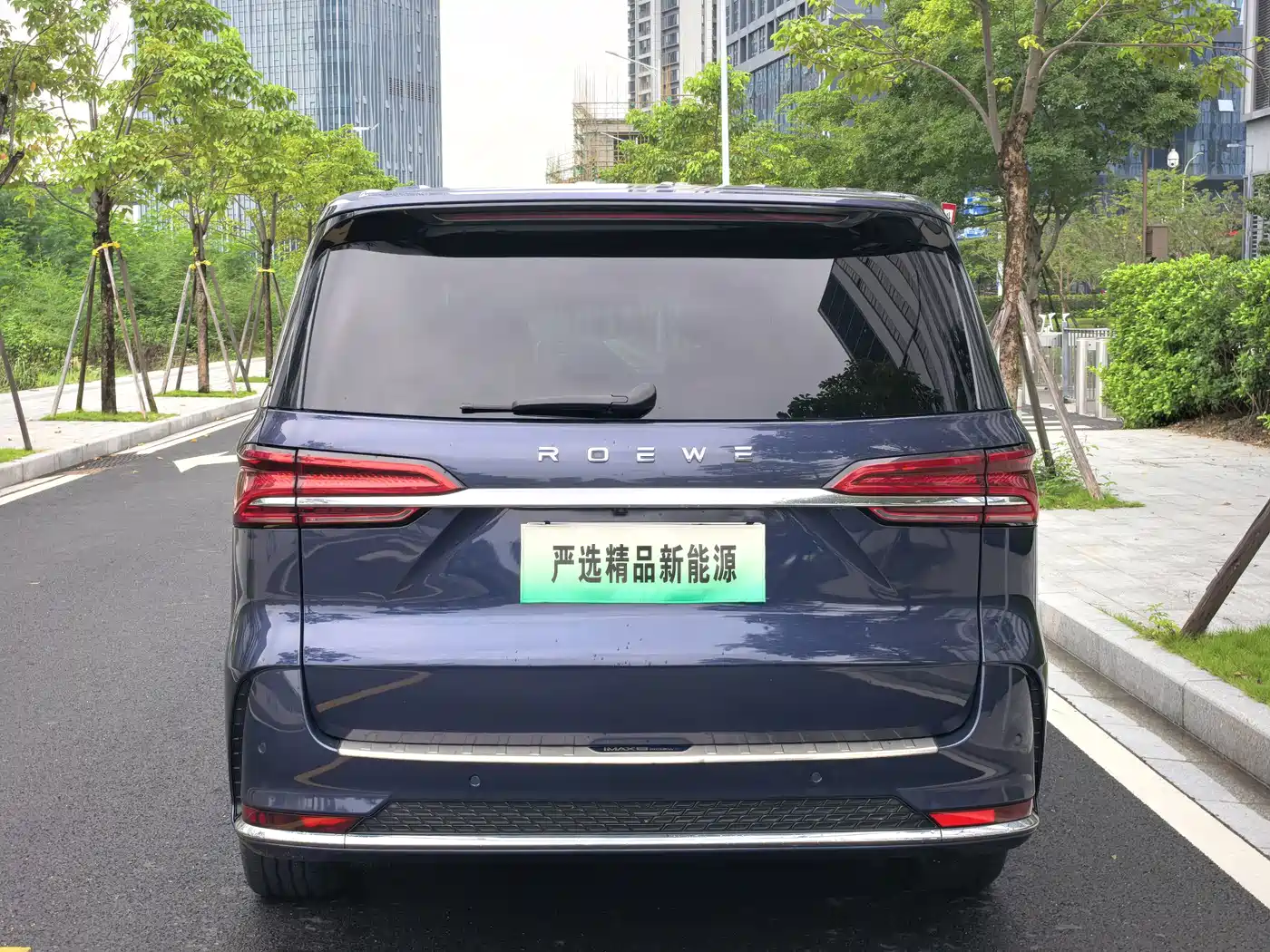 Roewe iMAX8 EV 2022 2022 Silver Edition