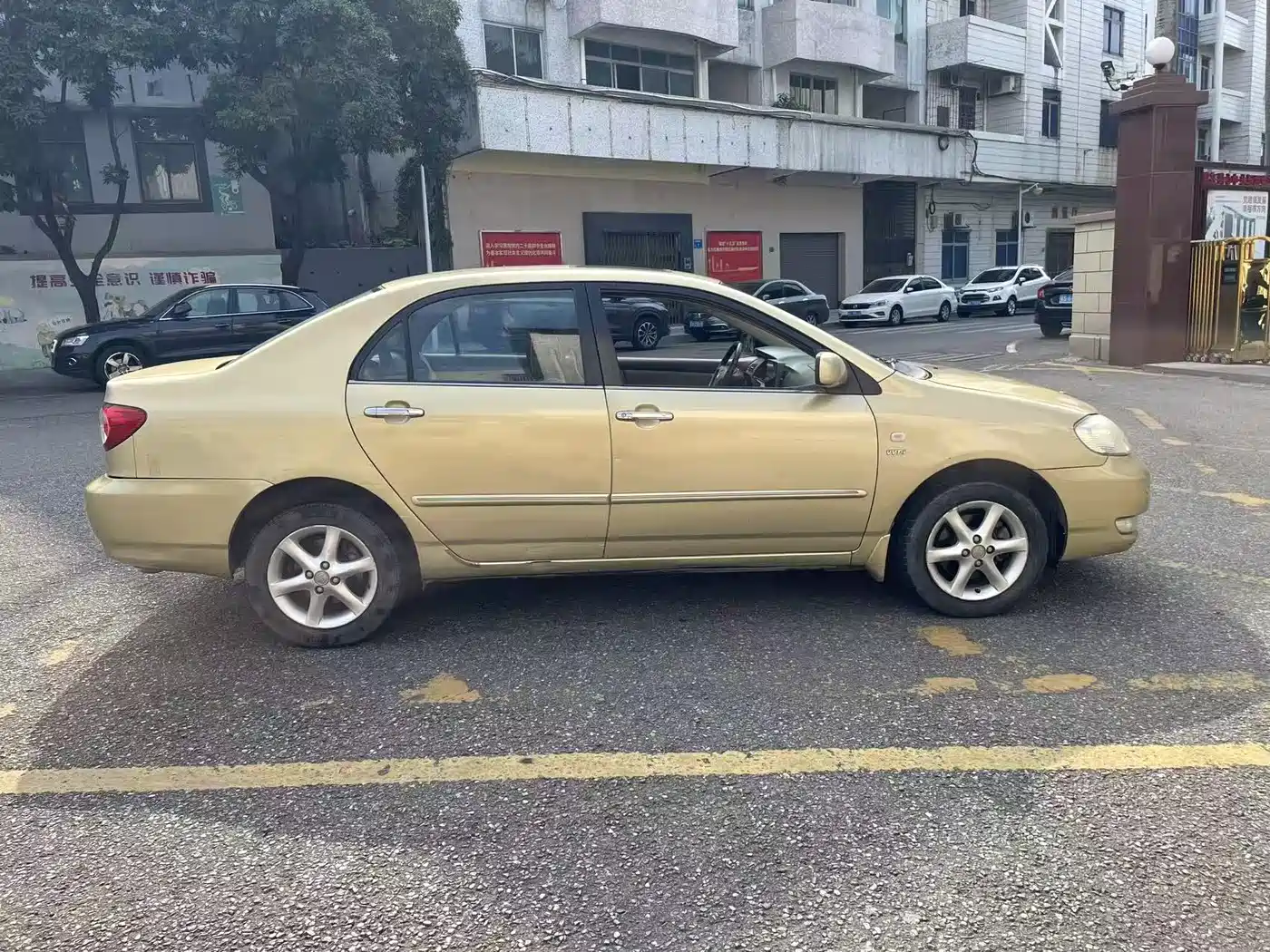 Toyota Corolla 2005 1.8L Automatic Anniversary Special Edition фото 4