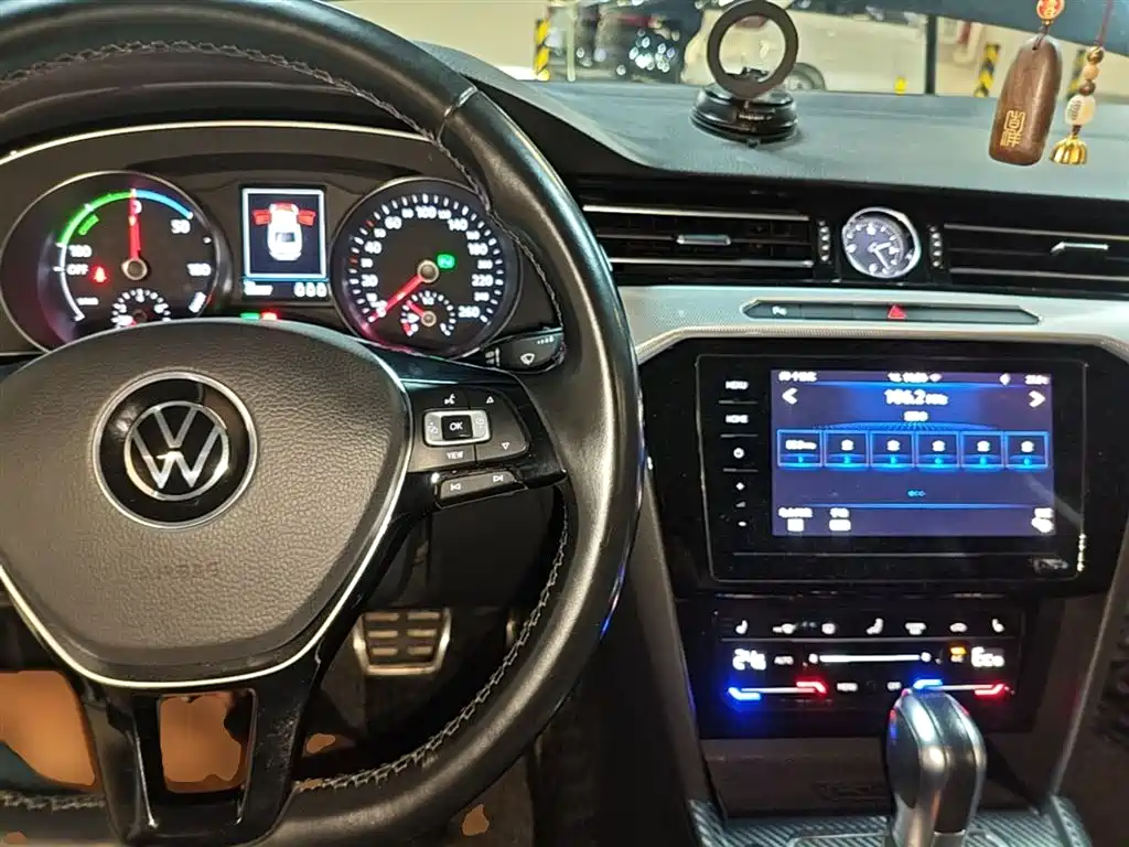 Volkswagen Magotan GTE Plug-in Hybrid 2020 GTE Luxury фото 10