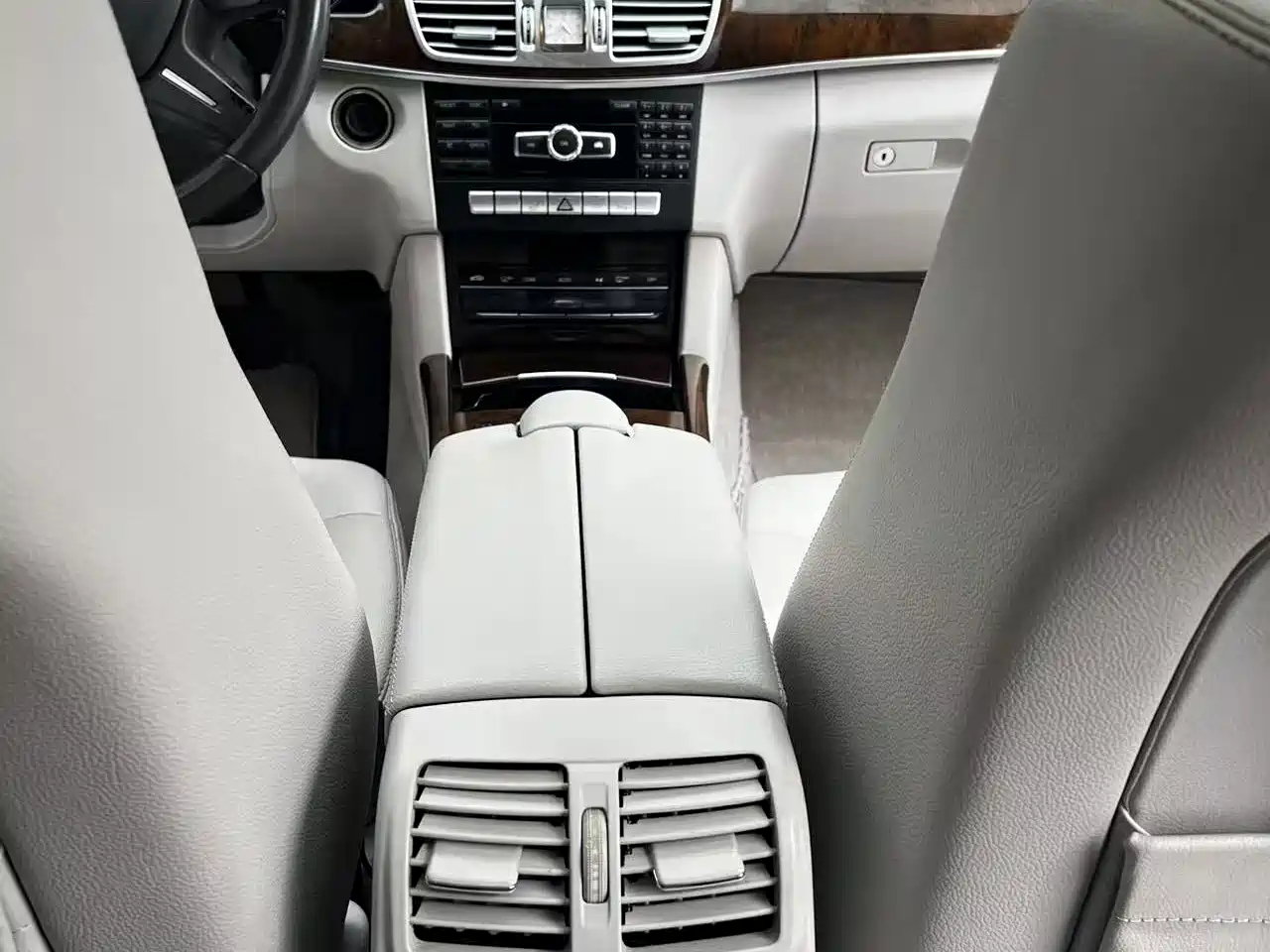 Mercedes-Benz E-Class 2014 E 260 L Luxury Class фото 18