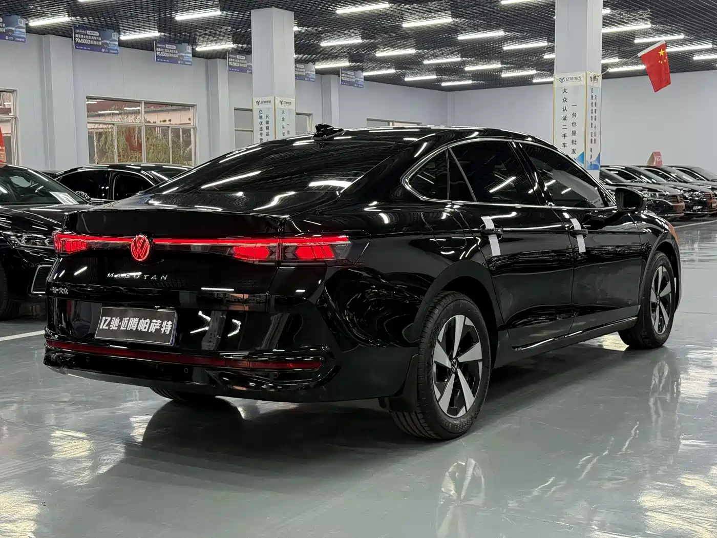 Volkswagen Magotan 2026 2024 300TSI DSG Premium Edition (Eye-catching Package)