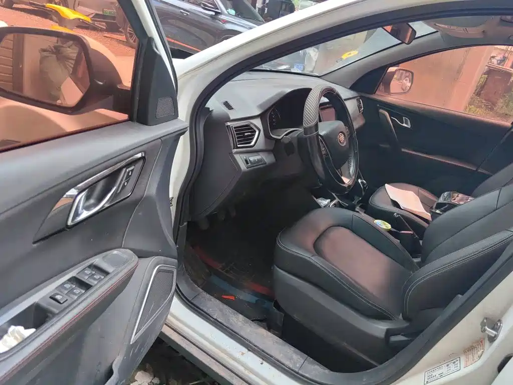 FAW Senya R7 2017 2017 Model 1.6L Manual Luxury