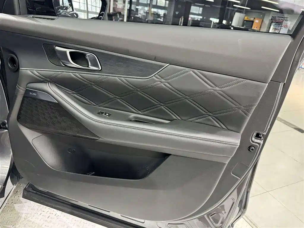 Changan UNI-K 2025 2024 2.0T FWD Global Edition
