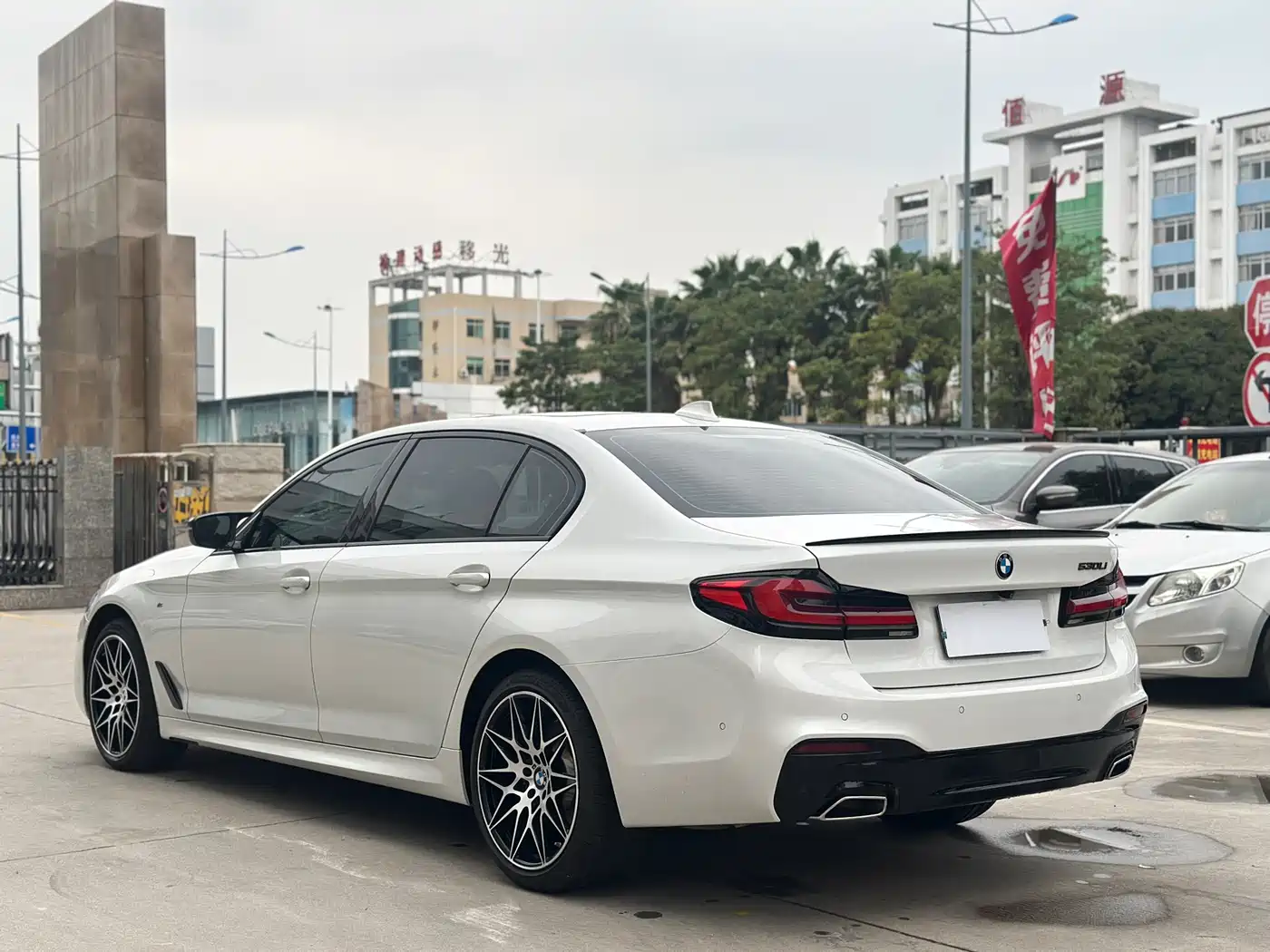 BMW 5 Series 2019 530Li Leading M Sport Package фото 4