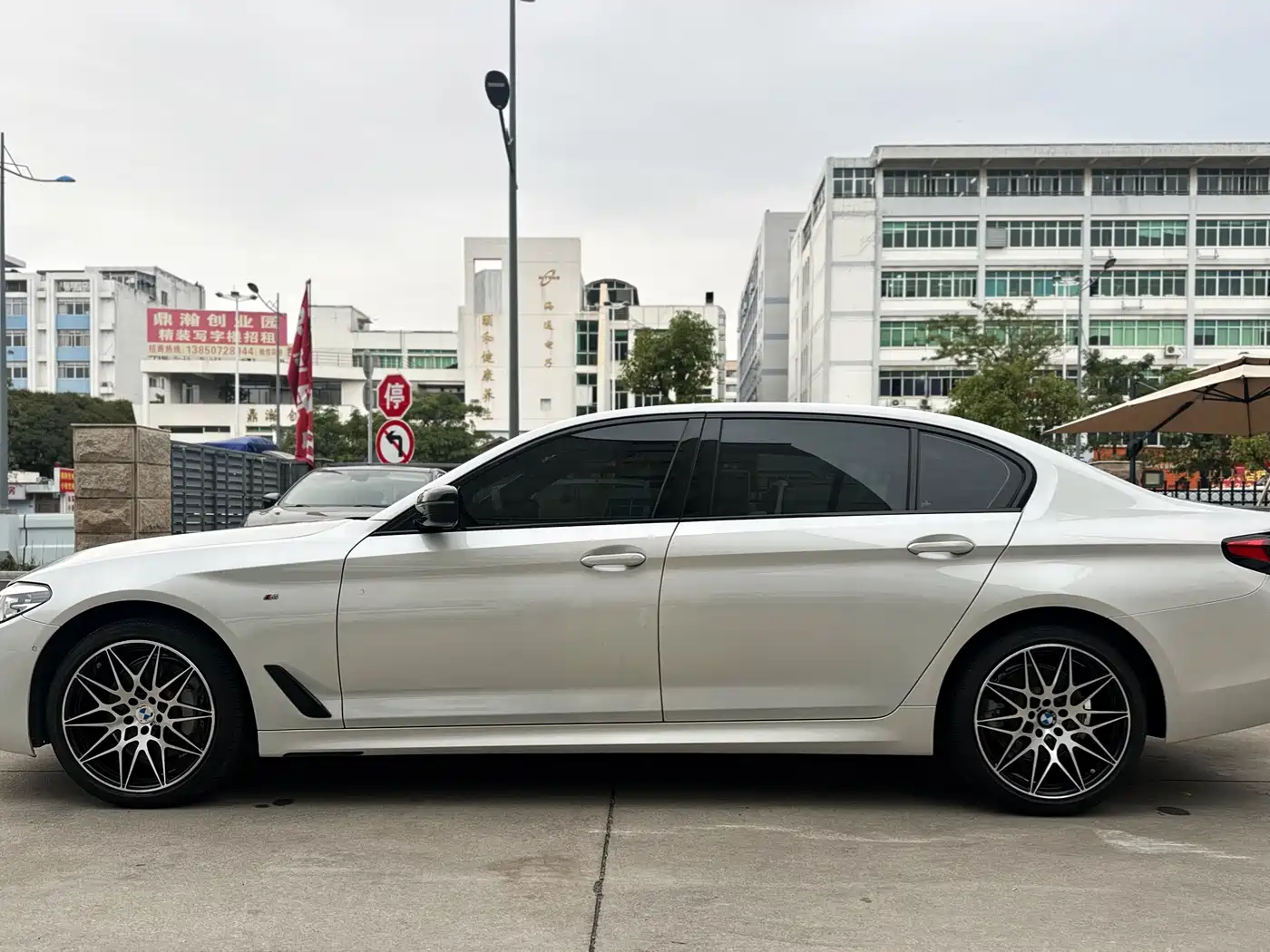 BMW 5 Series 2019 530Li Leading M Sport Package фото 7