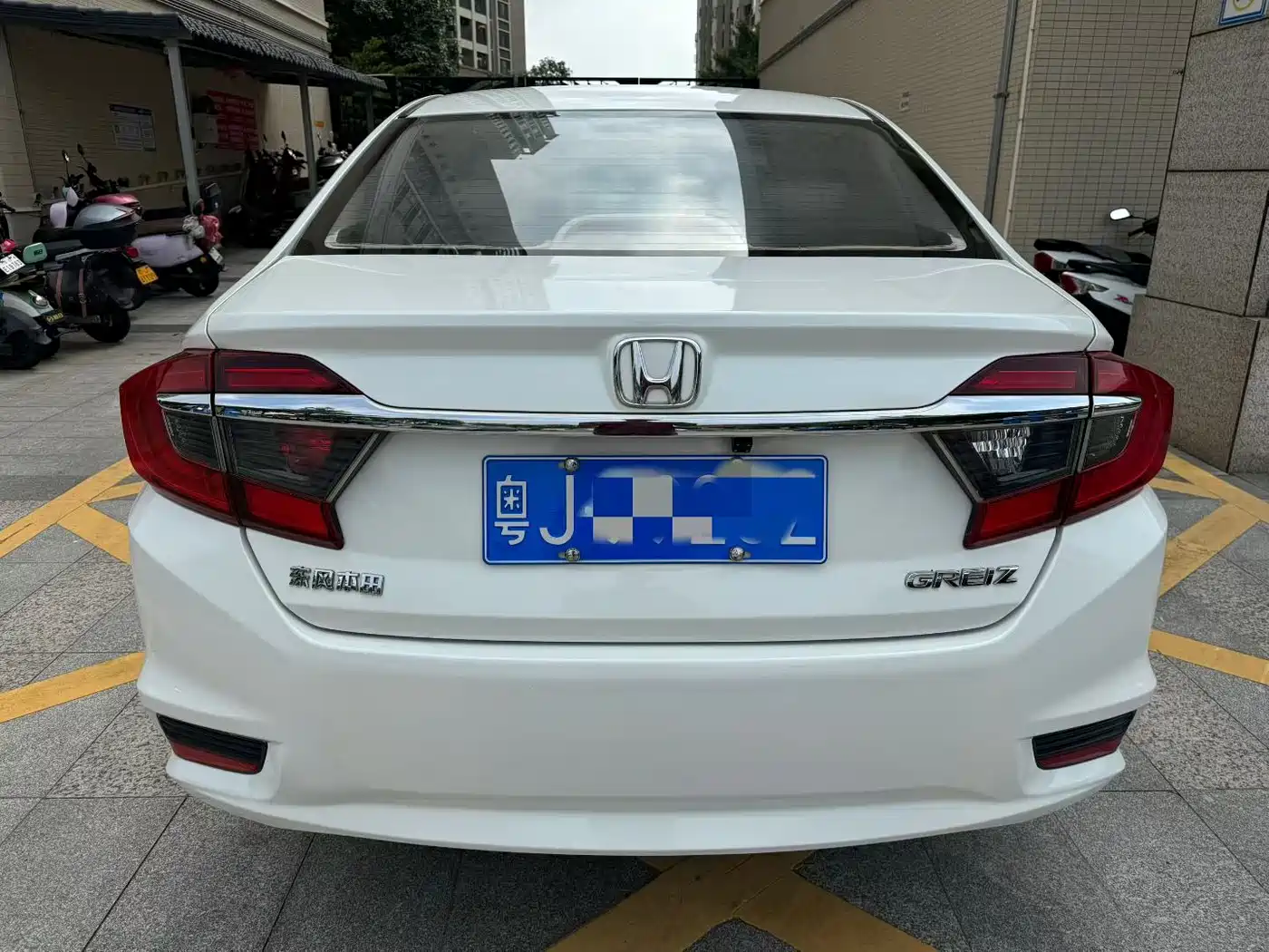 Honda Greiz 2017 2016 1.5L CVT Classic Edition