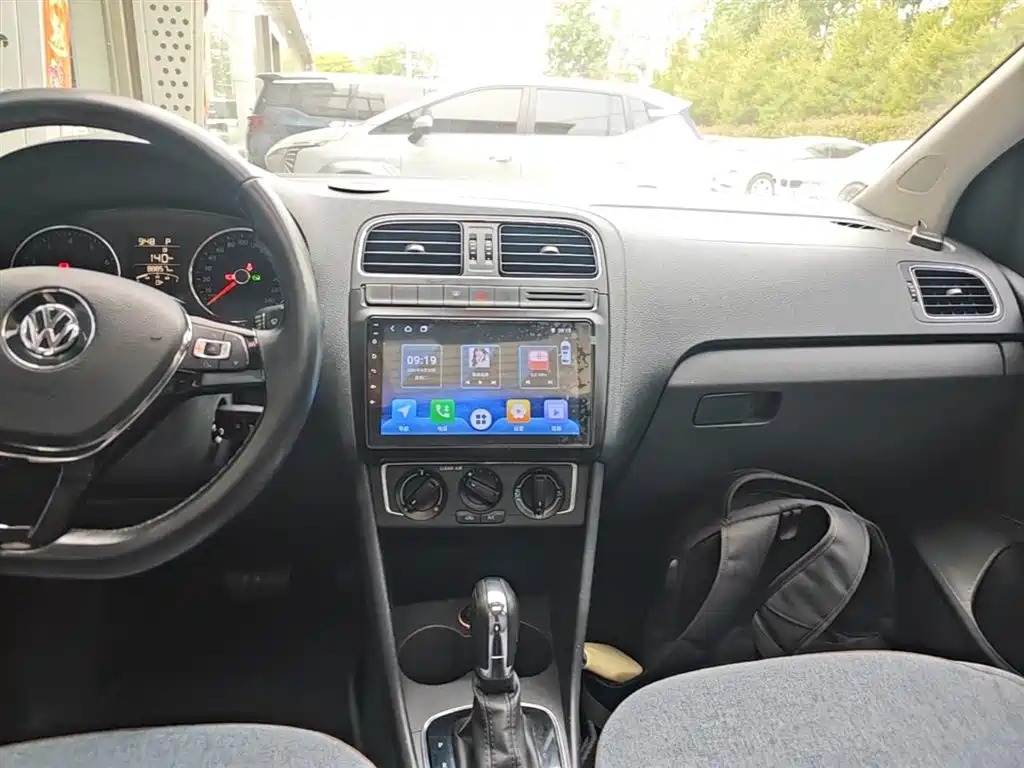 Volkswagen Polo 2016 1.6L Automatic Comfort фото 13